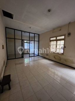 House for rent in Semarang, Indonesia · Banyumanik · 6 rooms, 1 bath