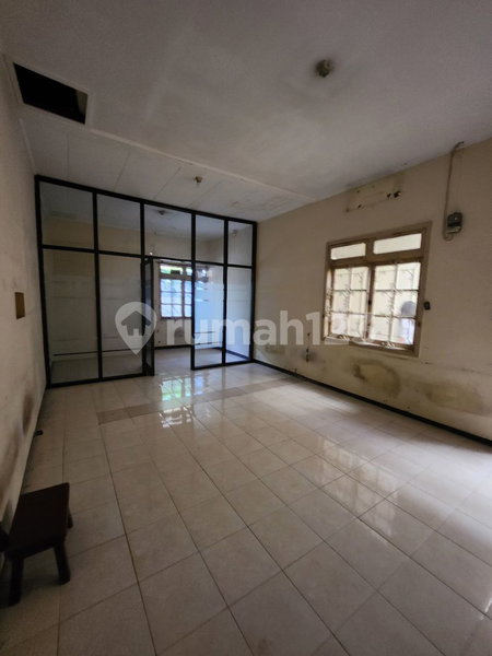 House for rent in Semarang, Indonesia · Banyumanik · 6 rooms, 1 bath