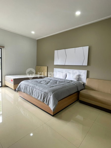 House for rent in Semarang, Indonesia · Banyumanik · 8 rooms, 9 baths