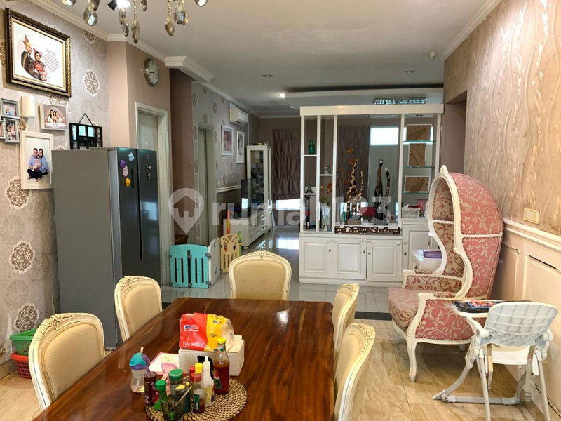 House for rent in Semarang, Indonesia · Banyumanik · 4 rooms, 4 baths