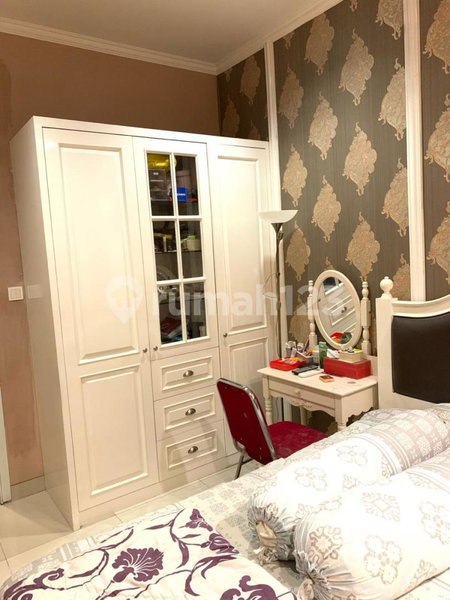 House for rent in Semarang, Indonesia · Banyumanik · 4 rooms, 4 baths