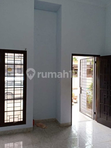 House for rent in Tangerang, Indonesia · Cipete · 2 rooms, 2 baths