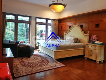 House for rent in Semarang, Indonesia · 7 rooms, 4 baths