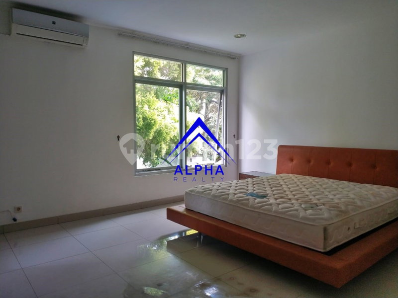 House for rent in Semarang, Indonesia · 7 rooms, 4 baths