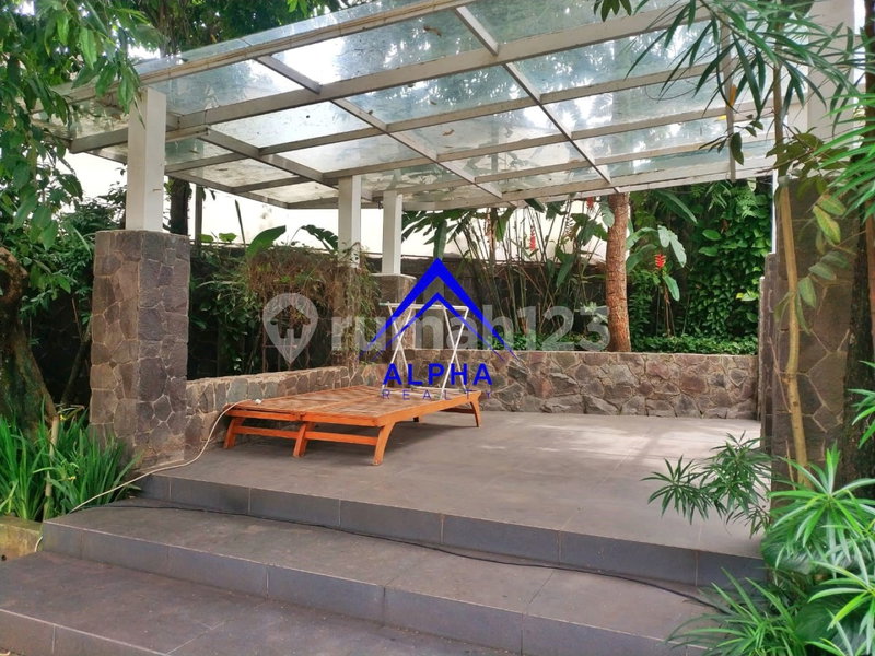House for rent in Semarang, Indonesia · 7 rooms, 4 baths