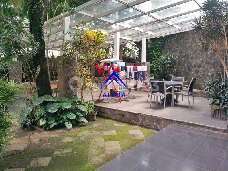 House for rent in Semarang, Indonesia · 7 rooms, 4 baths