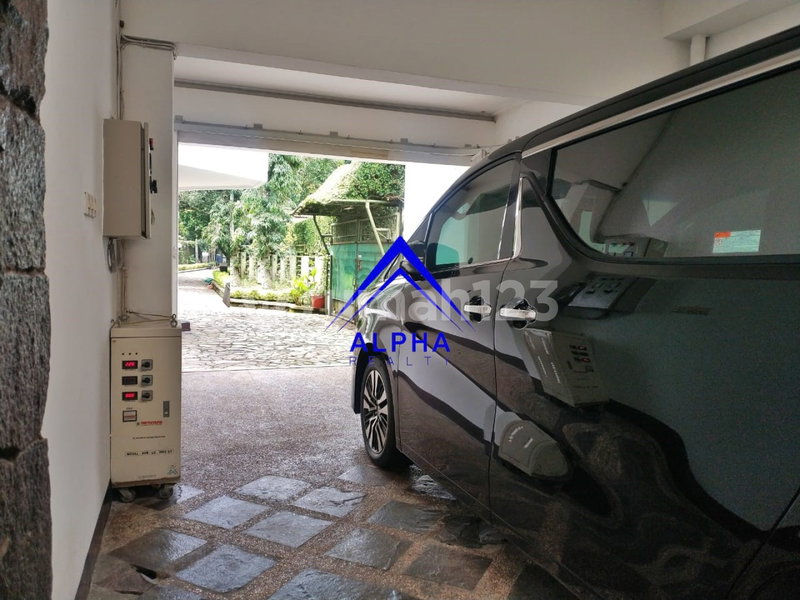 House for rent in Semarang, Indonesia · 7 rooms, 4 baths
