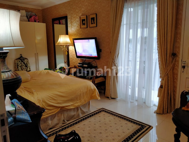 House for rent in South Jakarta, Indonesia · Cilandak · 4 rooms, 3 baths