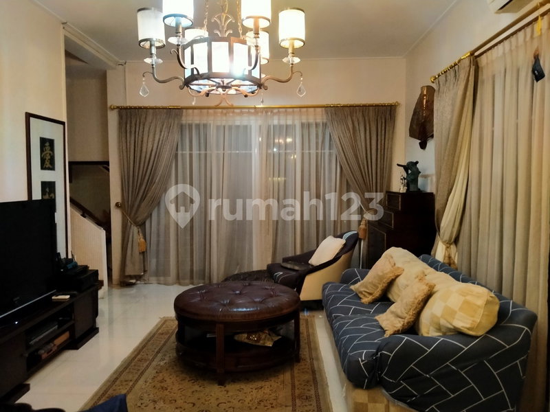 House for rent in South Jakarta, Indonesia · Cilandak · 4 rooms, 3 baths