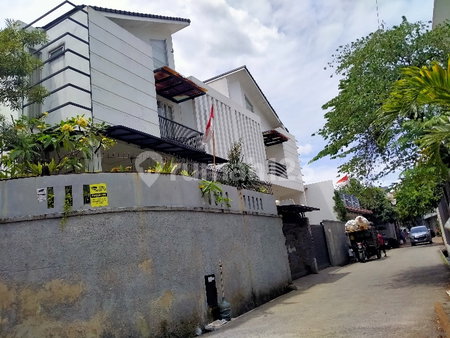 House for rent in South Jakarta, Indonesia · Cilandak · 4 rooms, 3 baths