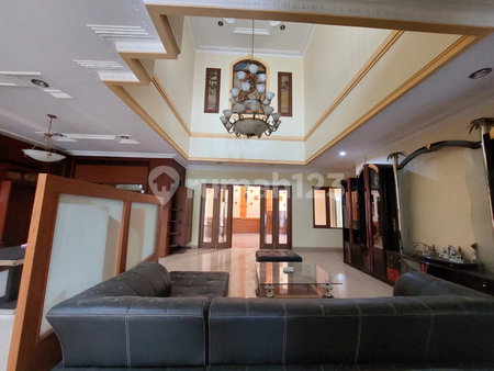 House for rent in South Jakarta, Indonesia · Cilandak · 5 rooms, 4 baths