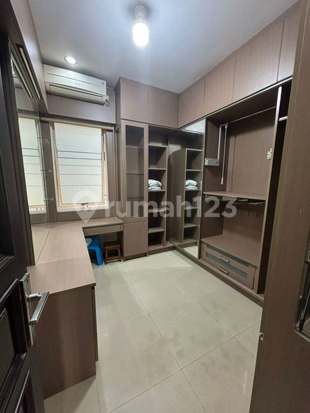 House for rent in South Jakarta, Indonesia · Cilandak · 4 rooms, 3 baths