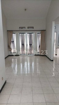 House for rent in Medan, Indonesia · Titi Chain · 3 rooms, 1 bath