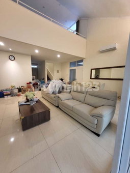 House for rent in South Jakarta, Indonesia · Kebayoran Lama · 5 rooms, 4 baths