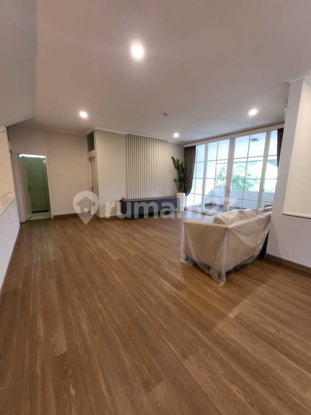 House for rent in South Jakarta, Indonesia · Kebayoran Lama · 5 rooms, 4 baths