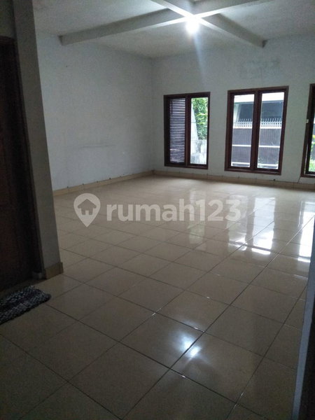 House for rent in Bandung, Indonesia · 4 rooms, 2 baths