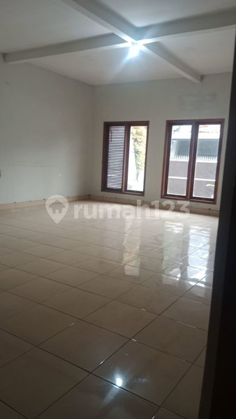 House for rent in Bandung, Indonesia · 4 rooms, 2 baths