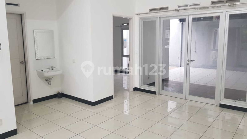 House for rent in Bandung, Indonesia · 2 rooms, 1 bath