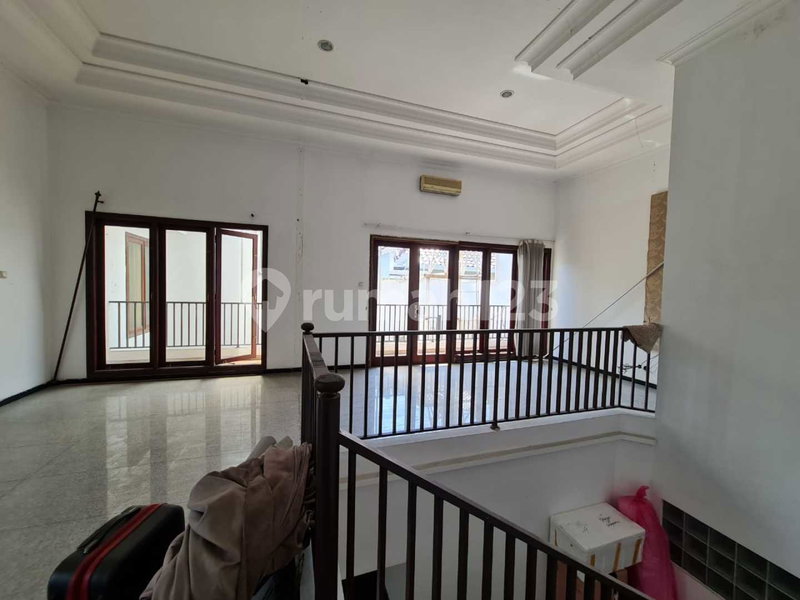 House for rent in Bandung, Indonesia · 6 rooms, 4 baths