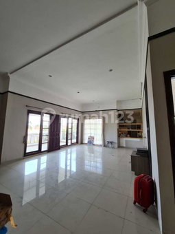 House for rent in Bandung, Indonesia · 6 rooms, 4 baths