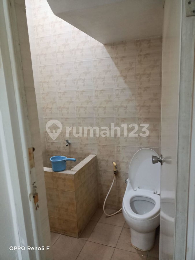 House for rent in Surabaya, Indonesia · 3 rooms, 2 baths