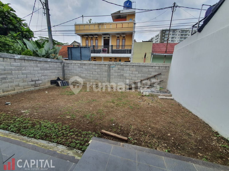 House for rent in Surabaya, Indonesia · 2 rooms, 1 bath