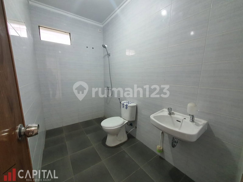 House for rent in Surabaya, Indonesia · 2 rooms, 1 bath