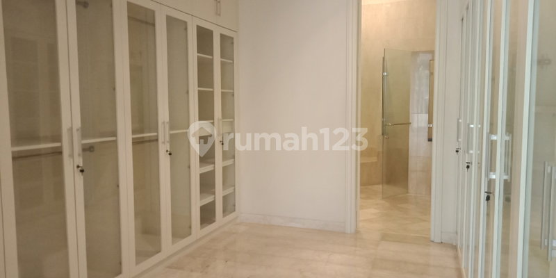 House for rent in North Jakarta, Indonesia · Penjaringan · 4 rooms, 4 baths