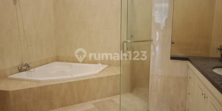 House for rent in North Jakarta, Indonesia · Penjaringan · 4 rooms, 4 baths