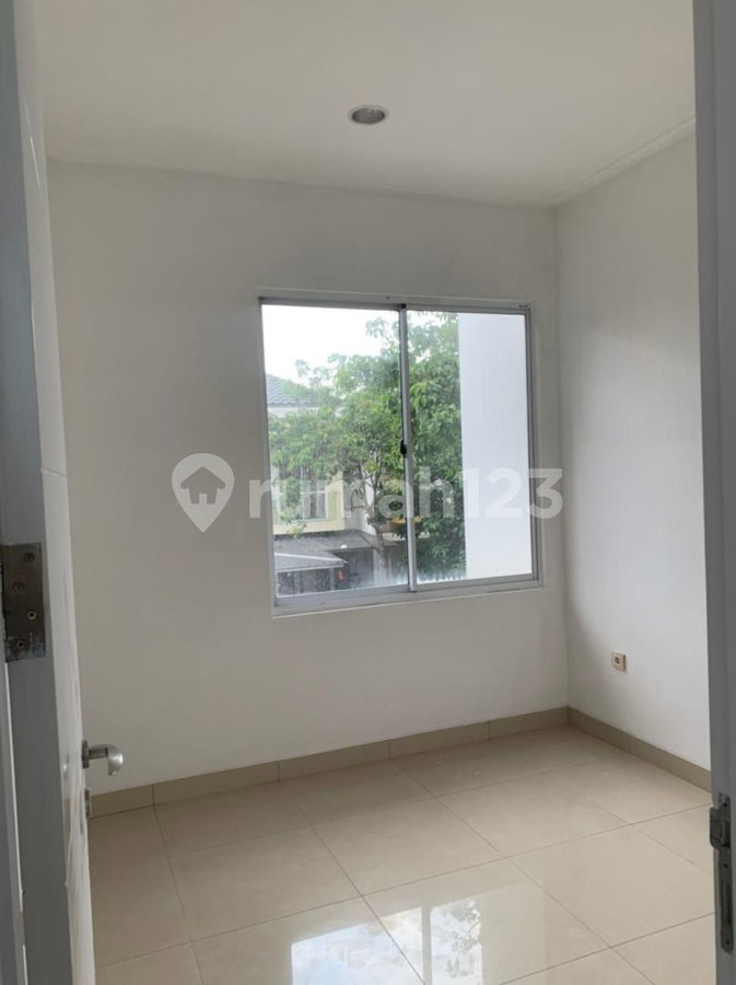 House for rent in Bekasi, Indonesia · 4 rooms, 3 baths