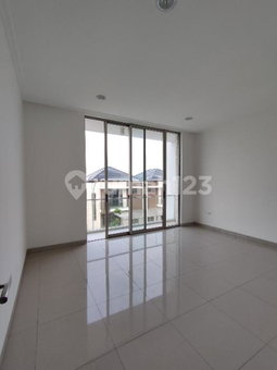House for rent in North Jakarta, Indonesia · Penjaringan · 5 rooms, 4 baths