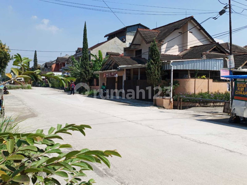 House for rent in Bandung, Indonesia · Dayeuhkolot · 3 rooms, 2 baths