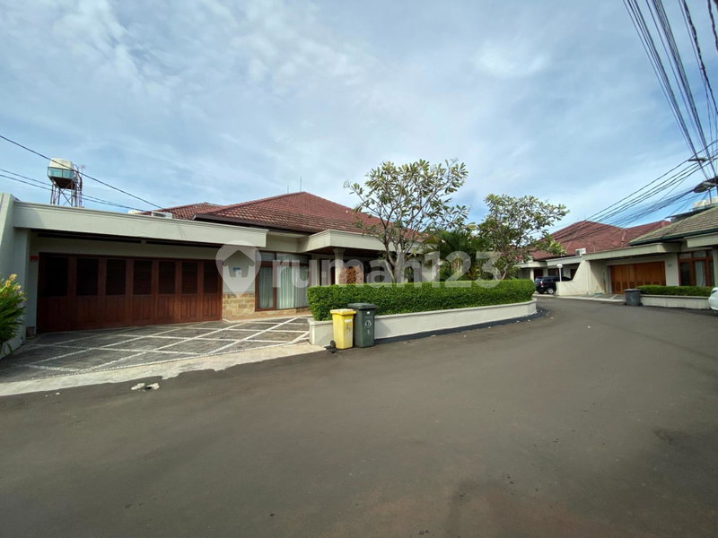 House for rent in North Jakarta, Indonesia · Penjaringan · 5 rooms, 4 baths