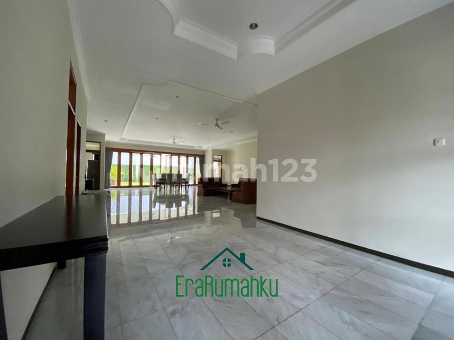 House for rent in North Jakarta, Indonesia · Penjaringan · 5 rooms, 4 baths