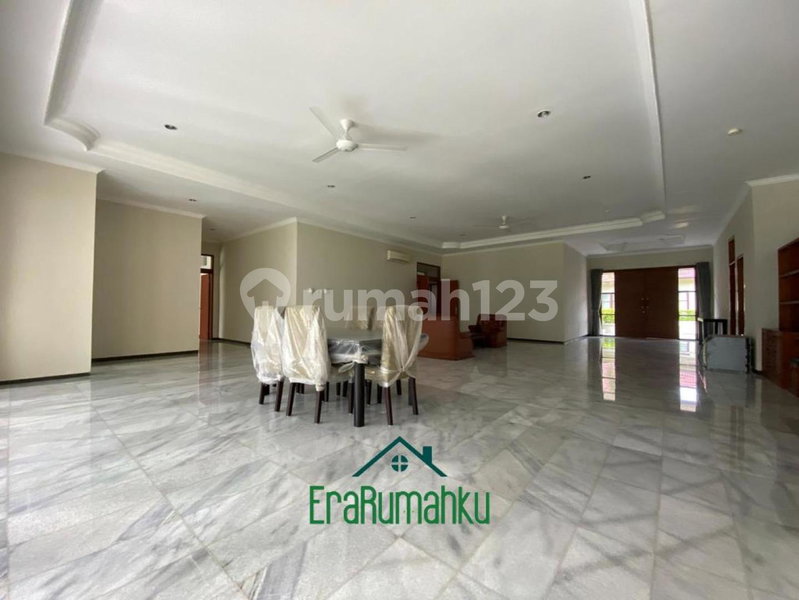House for rent in North Jakarta, Indonesia · Penjaringan · 5 rooms, 4 baths