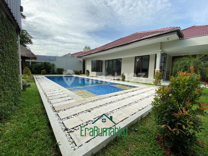 House for rent in North Jakarta, Indonesia · Penjaringan · 5 rooms, 4 baths