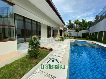 House for rent in North Jakarta, Indonesia · Penjaringan · 5 rooms, 4 baths