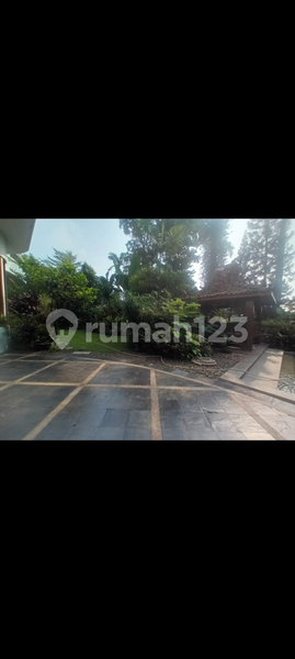 House for rent in West Jakarta, Indonesia · Kebon Jeruk · 5 rooms, 5 baths
