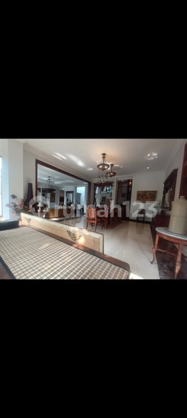 House for rent in West Jakarta, Indonesia · Kebon Jeruk · 5 rooms, 5 baths