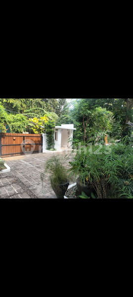 House for rent in West Jakarta, Indonesia · Kebon Jeruk · 5 rooms, 5 baths