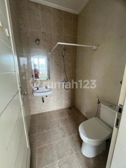 House for rent in West Jakarta, Indonesia · Kebon Jeruk · 3 rooms, 3 baths