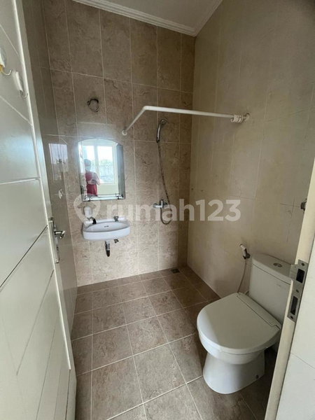 House for rent in West Jakarta, Indonesia · Kebon Jeruk · 3 rooms, 3 baths
