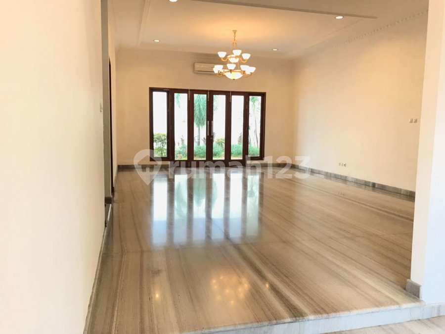 House for rent in Bandung, Indonesia · 5 rooms, 5 baths
