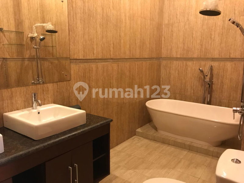 House for rent in Bandung, Indonesia · 5 rooms, 5 baths