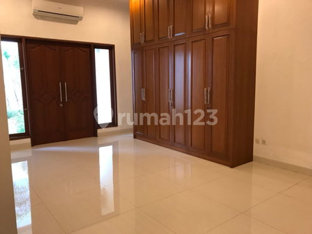 House for rent in Bandung, Indonesia · 5 rooms, 5 baths