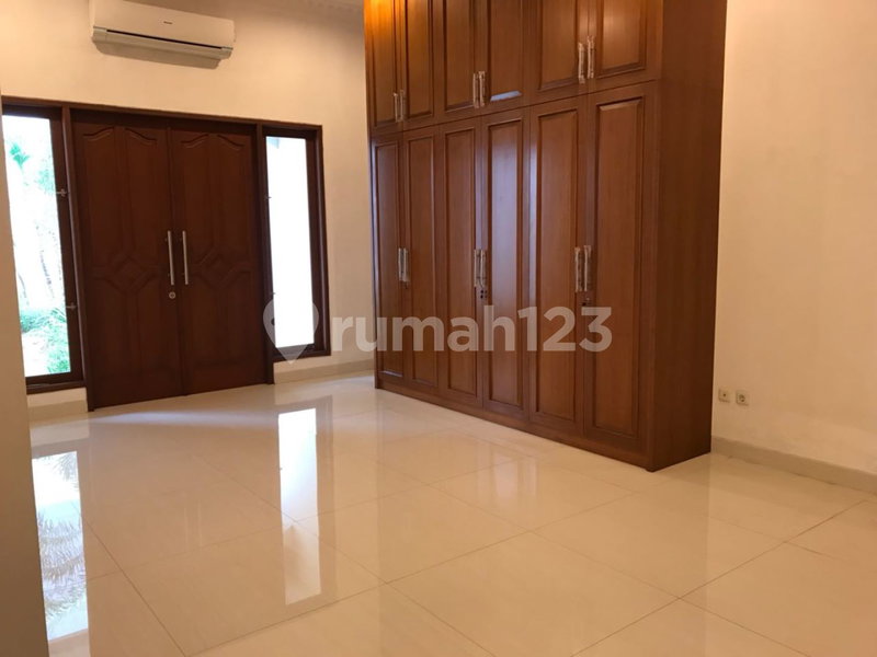House for rent in Bandung, Indonesia · 5 rooms, 5 baths