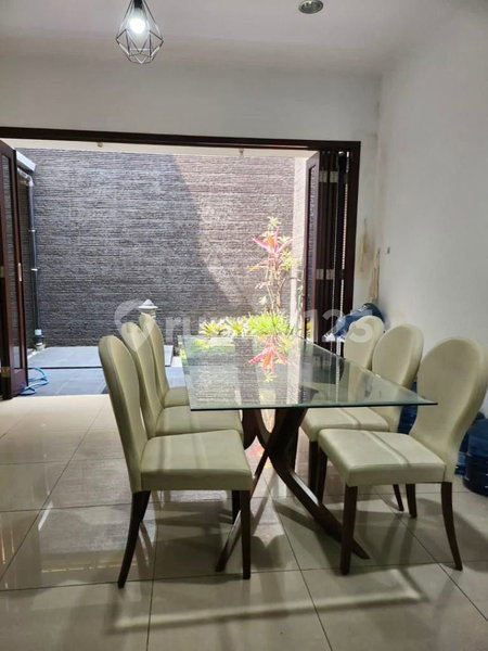 House for rent in Bandung, Indonesia · 4 rooms, 3 baths