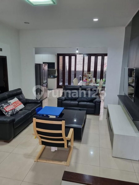 House for rent in Bandung, Indonesia · 4 rooms, 3 baths