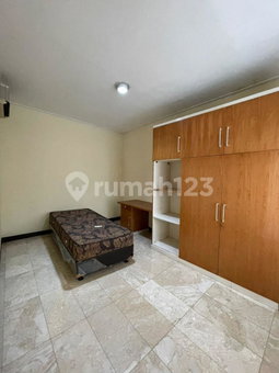House for rent in Bandung, Indonesia · 4 rooms, 4 baths
