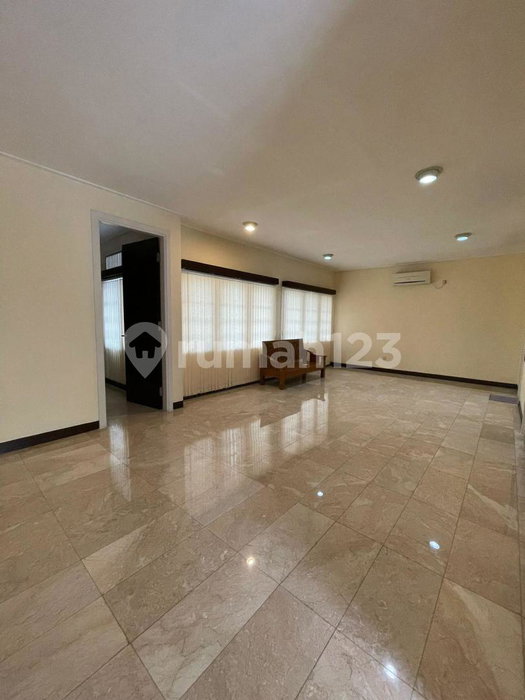 House for rent in Bandung, Indonesia · 4 rooms, 4 baths